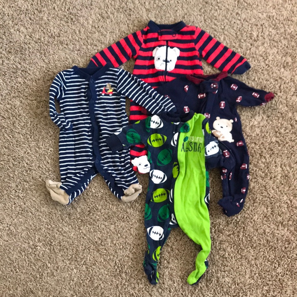 Newborn sleep and play